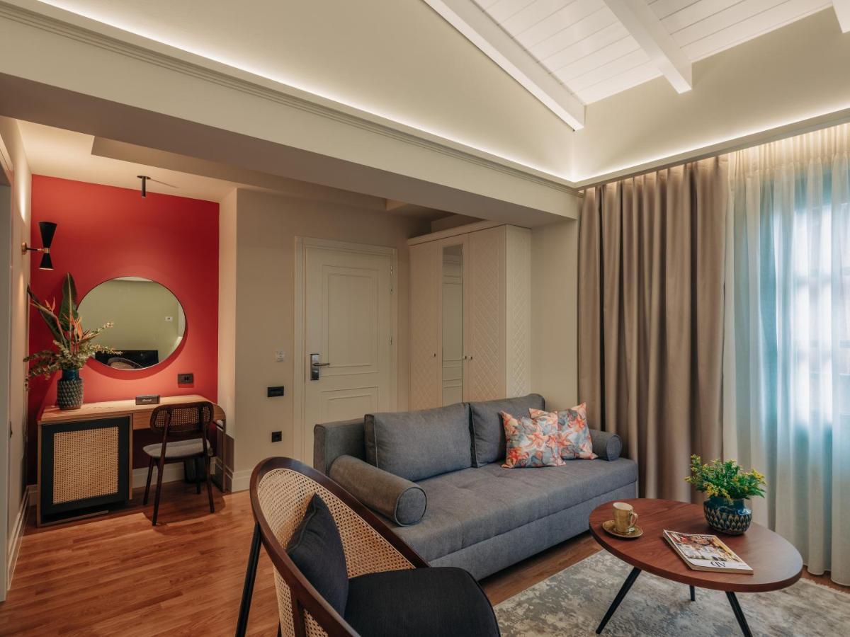 Castrello Old Town Hospitality Hotel อิโออันนินา ภายนอก รูปภาพ