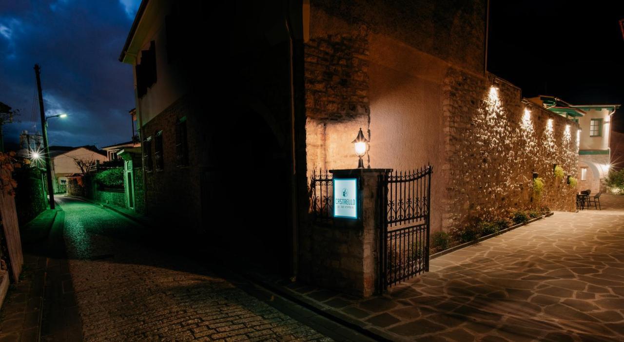 Castrello Old Town Hospitality Hotel อิโออันนินา ภายนอก รูปภาพ