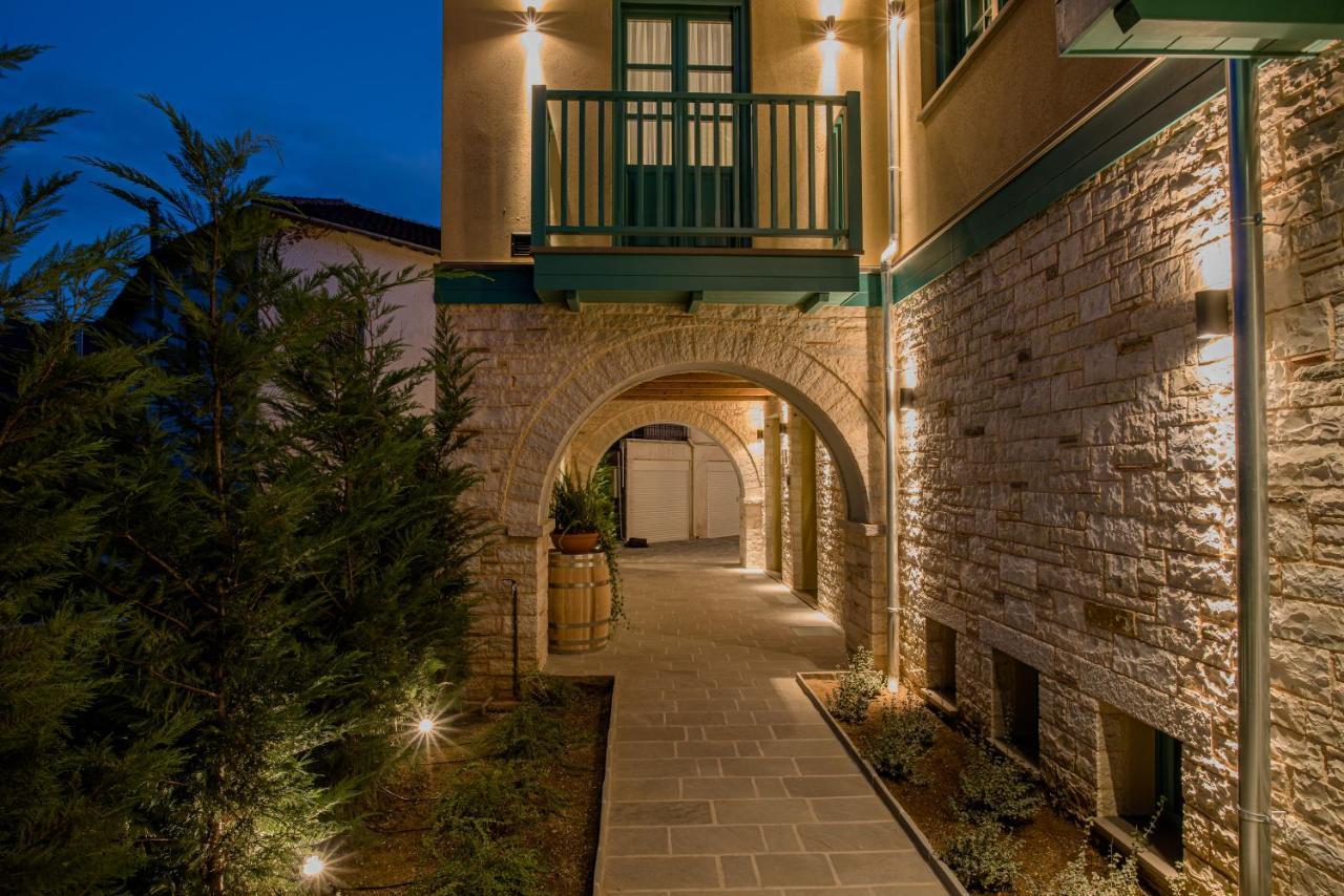 Castrello Old Town Hospitality Hotel อิโออันนินา ภายนอก รูปภาพ
