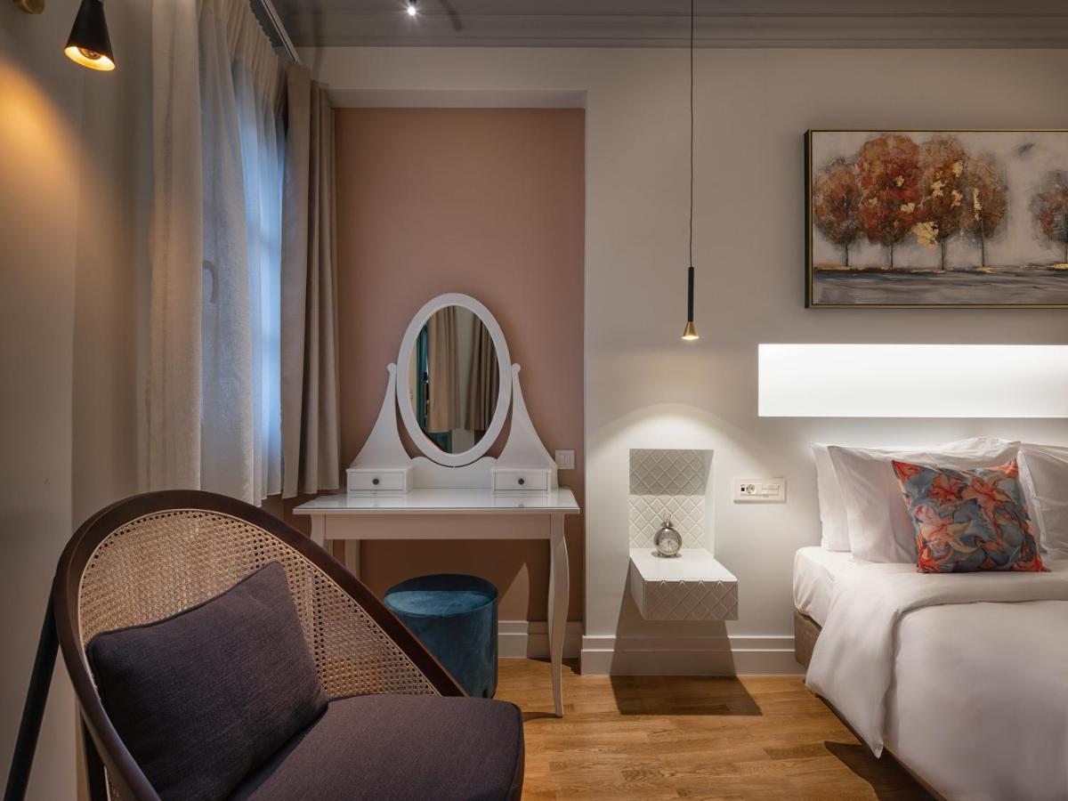 Castrello Old Town Hospitality Hotel อิโออันนินา ภายนอก รูปภาพ