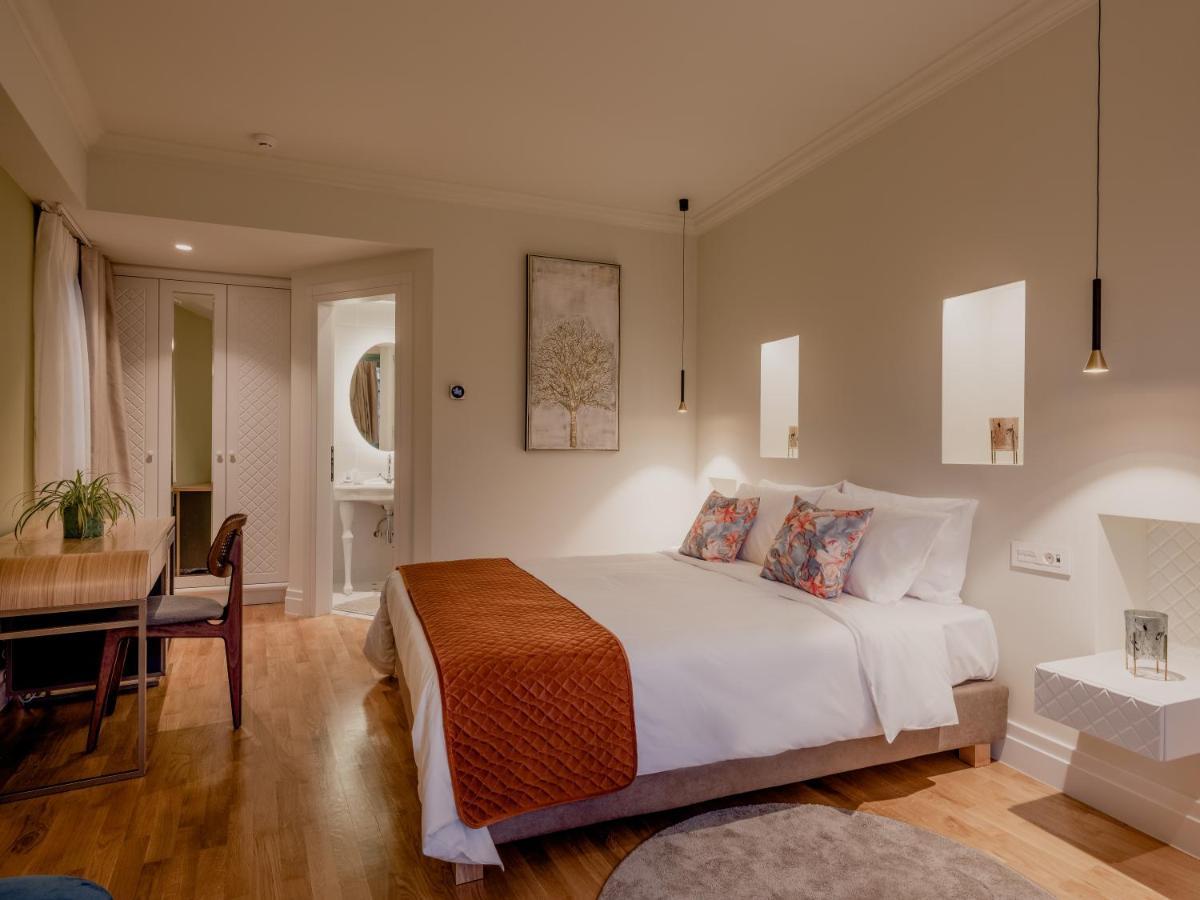 Castrello Old Town Hospitality Hotel อิโออันนินา ภายนอก รูปภาพ