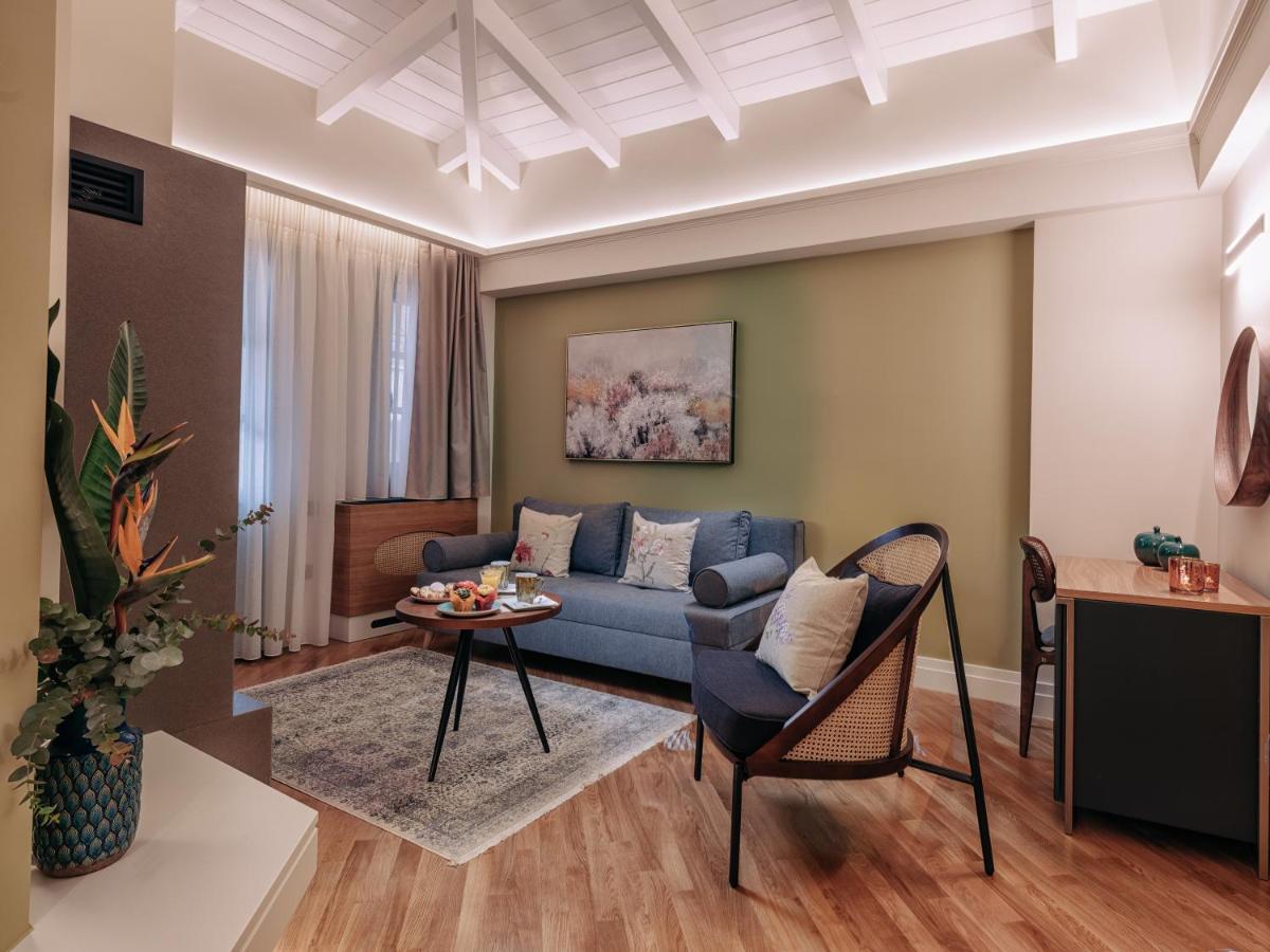Castrello Old Town Hospitality Hotel อิโออันนินา ภายนอก รูปภาพ